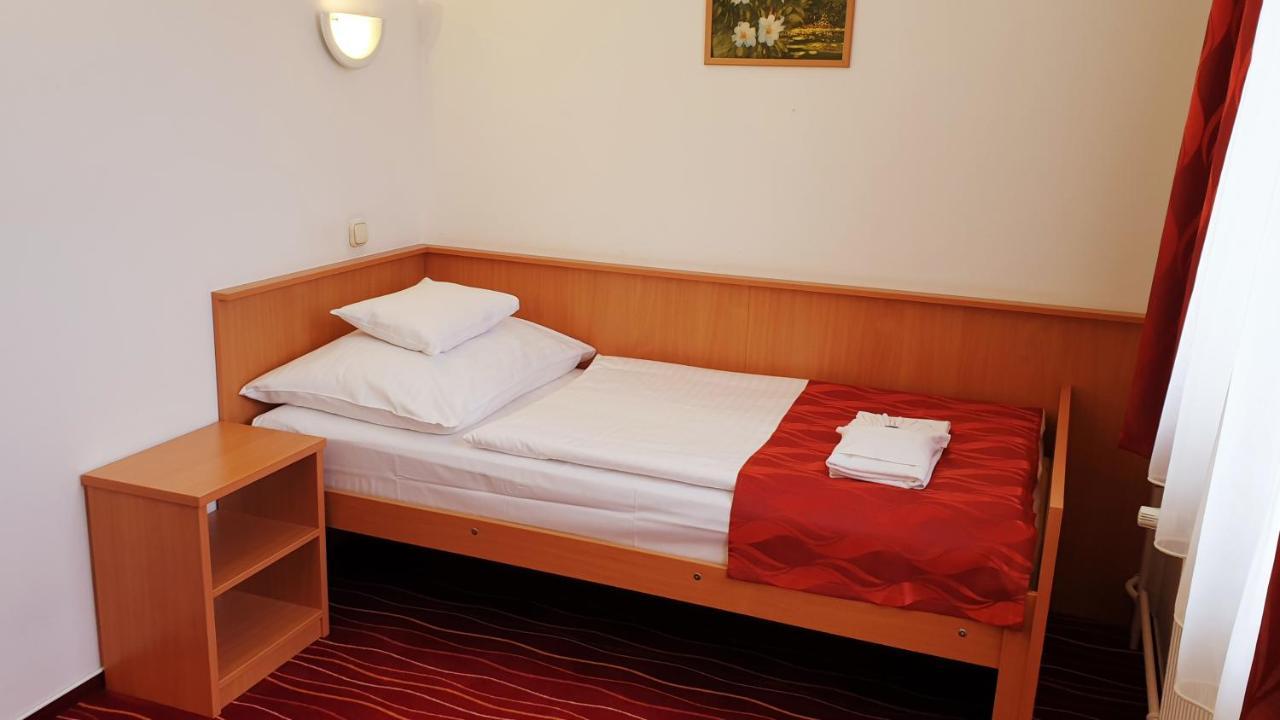 Diana Club Hotel Budapest Exterior photo