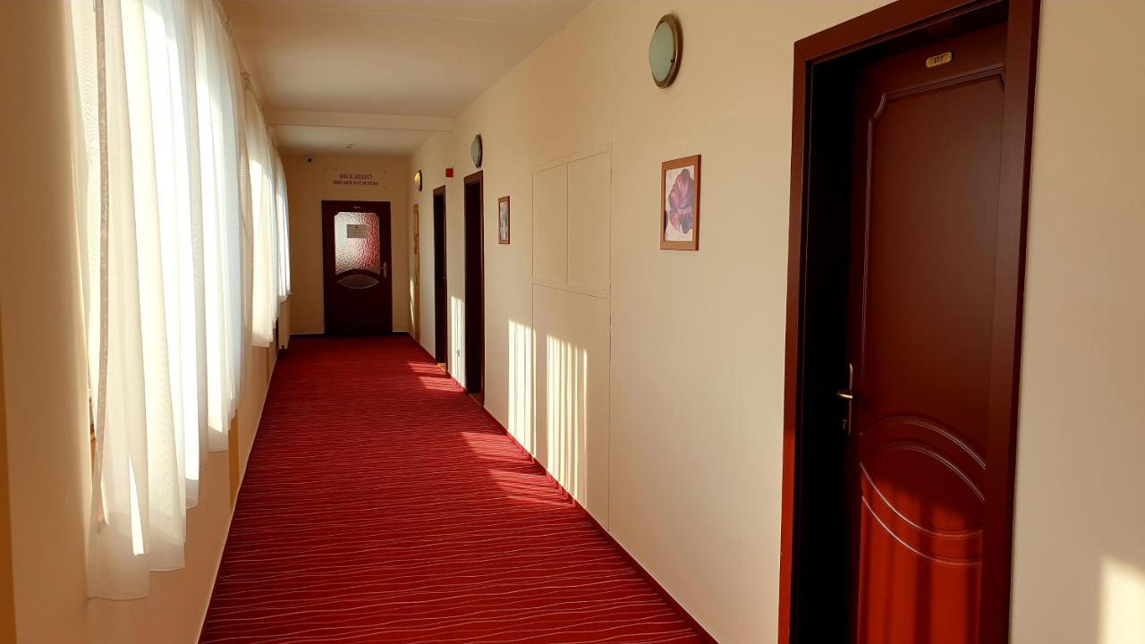 Diana Club Hotel Budapest Exterior photo